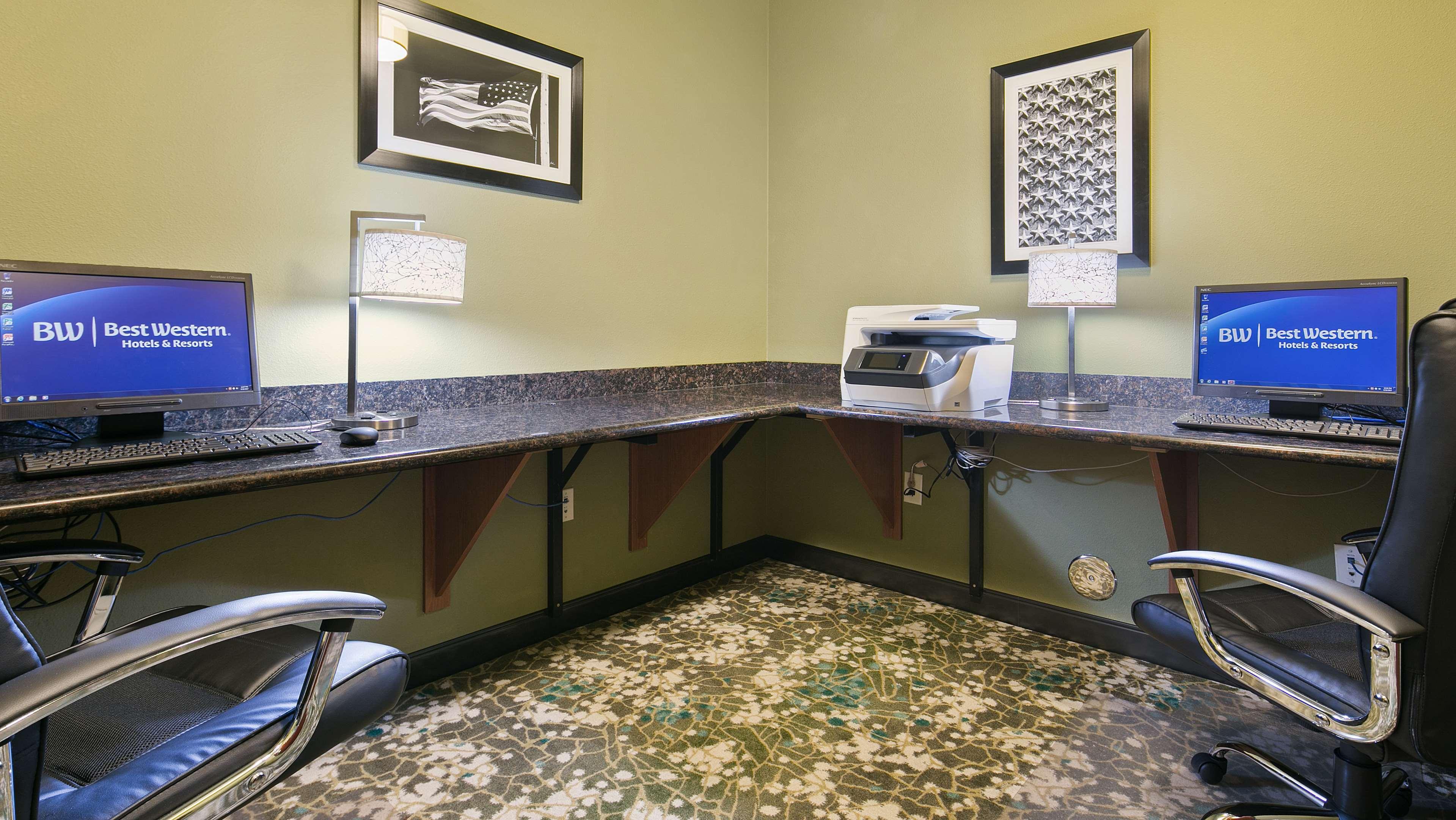 Best Western Liberty Inn Dupont Jblm Esterno foto
