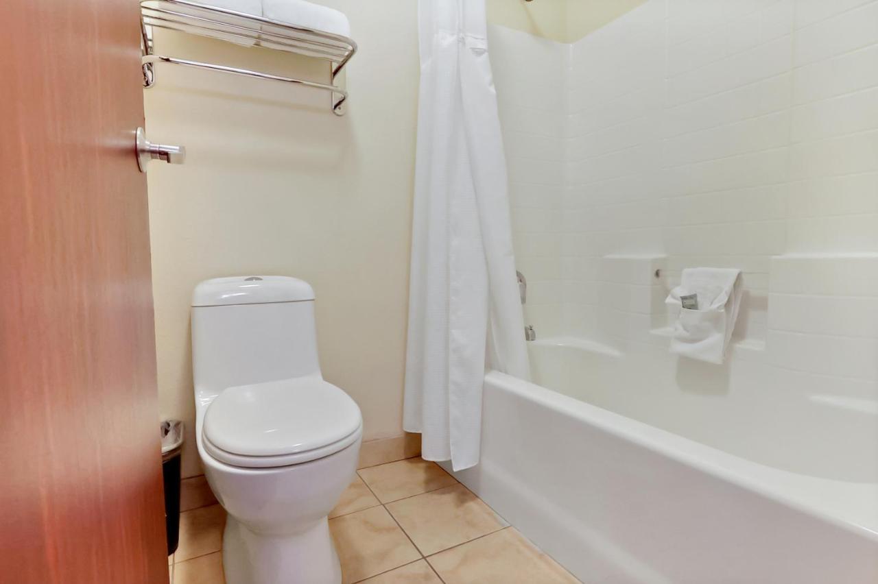 Best Western Liberty Inn Dupont Jblm Esterno foto