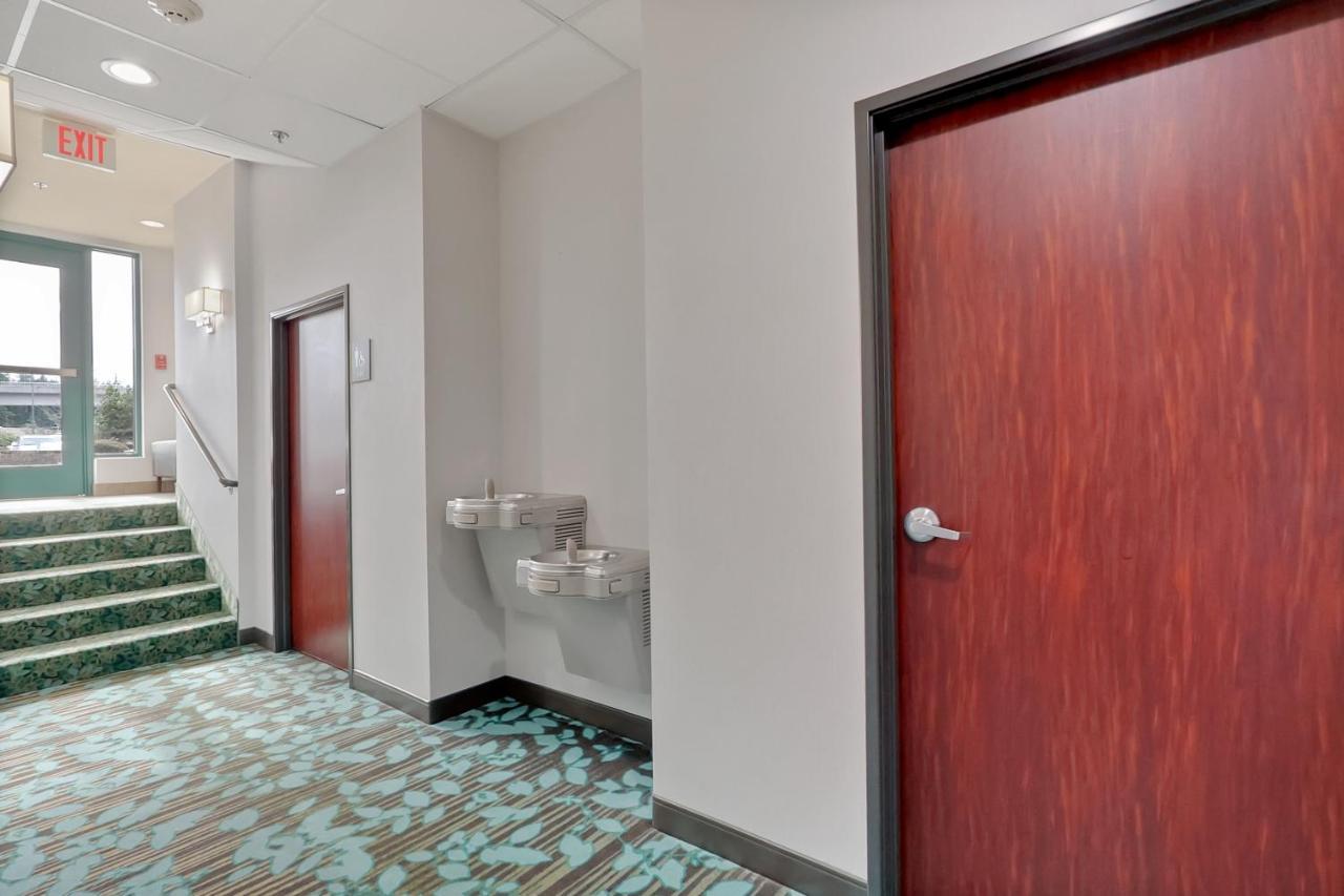Best Western Liberty Inn Dupont Jblm Esterno foto