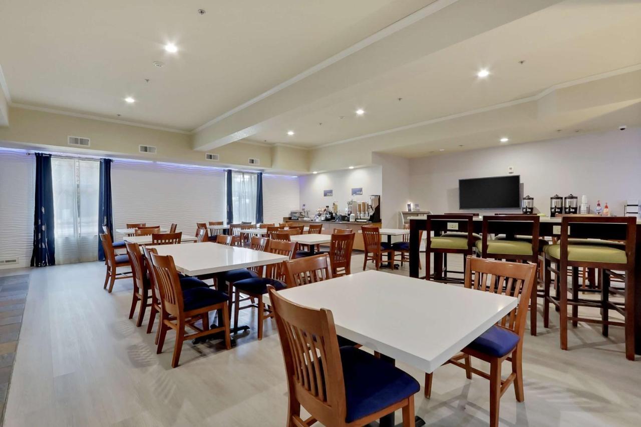 Best Western Liberty Inn Dupont Jblm Esterno foto