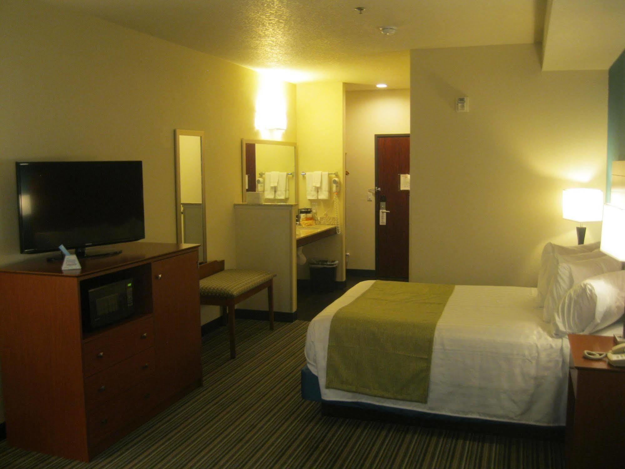 Best Western Liberty Inn Dupont Jblm Esterno foto