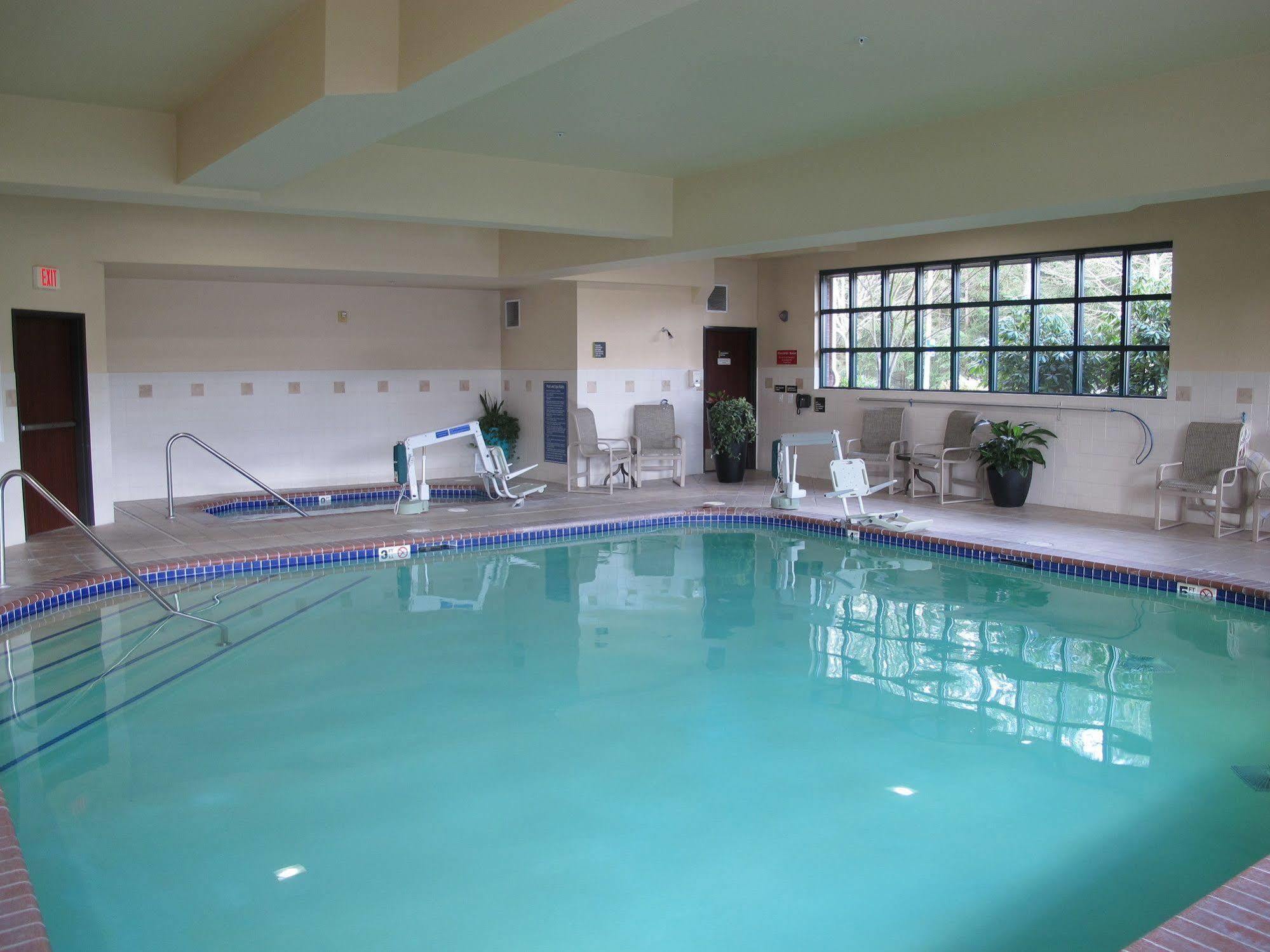 Best Western Liberty Inn Dupont Jblm Esterno foto